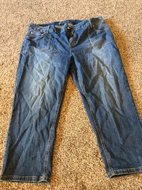 Women’s  Dark Blue Denim Capri